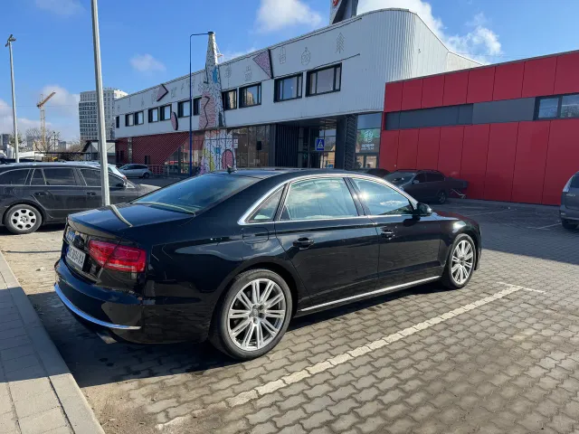 Audi A8 - фото 4