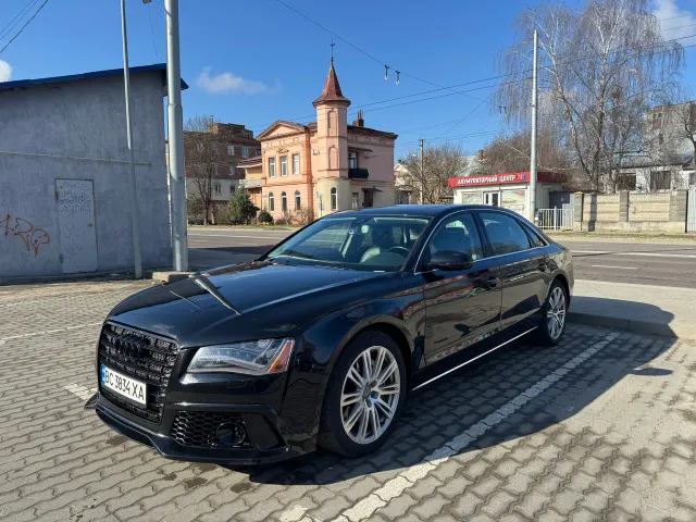 Audi A8 - фото 1