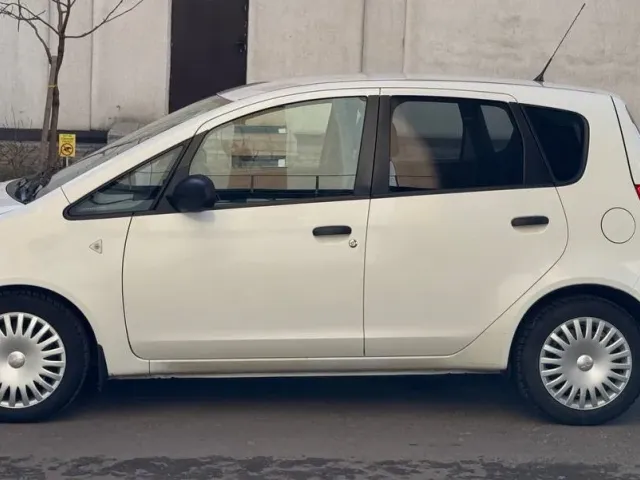Mitsubishi Colt - фото 2