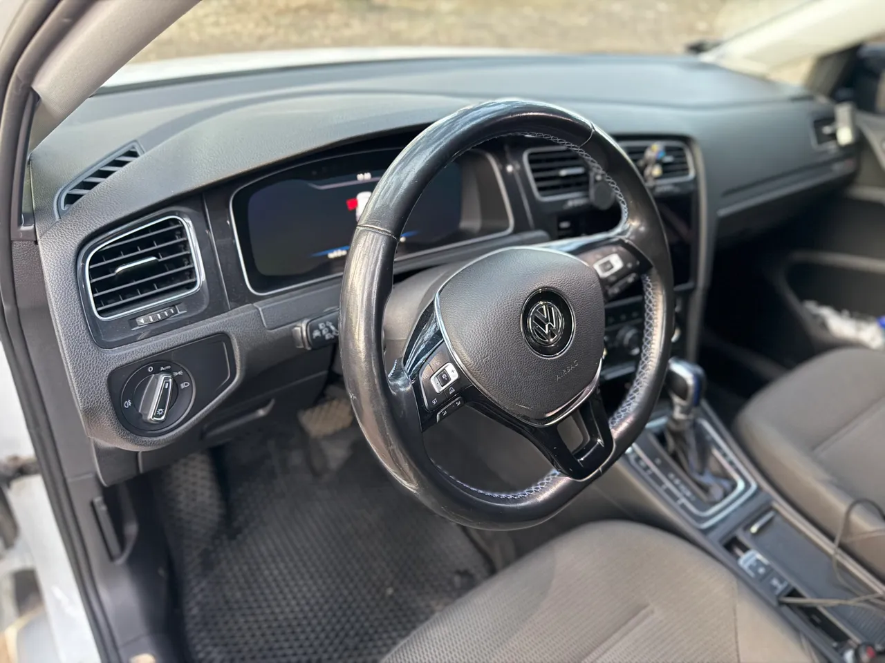 Volkswagen Golf - фото 6