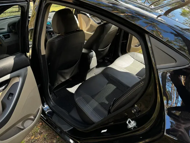 Hyundai Elantra - фото 4