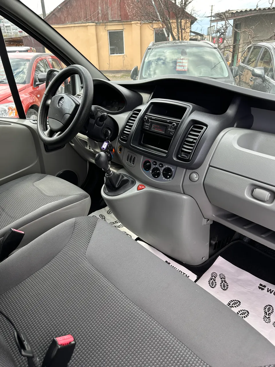 Opel Vivaro - фото 4