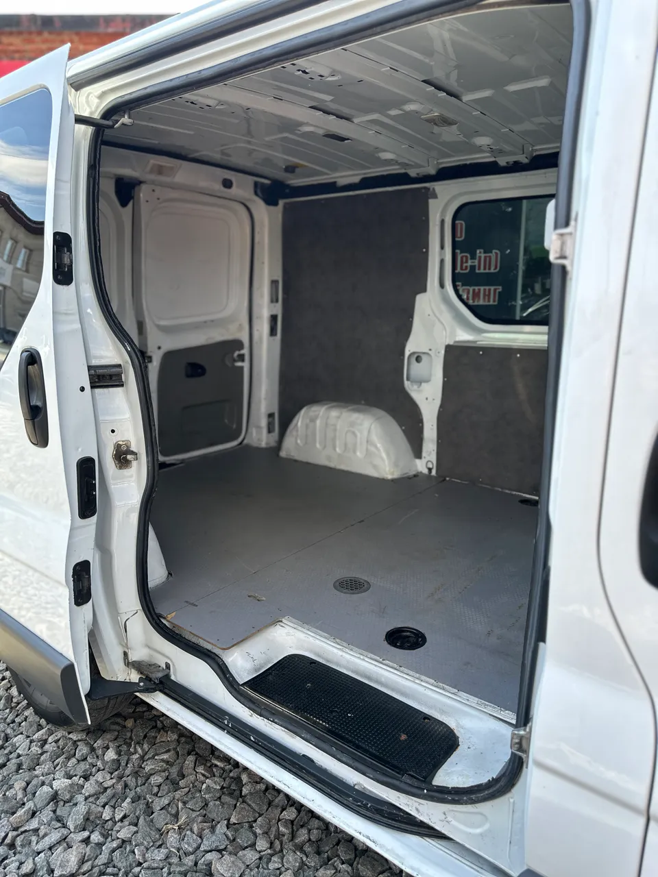 Opel Vivaro - фото 9