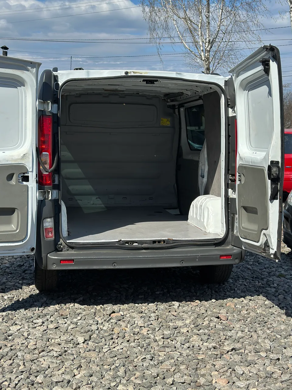 Opel Vivaro - фото 8