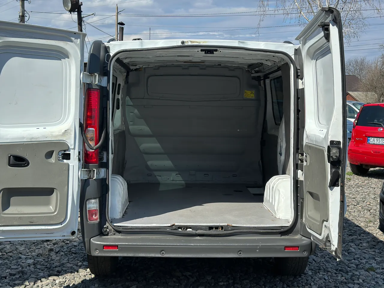 Opel Vivaro - фото 12