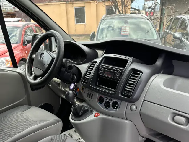 Opel Vivaro - фото 4