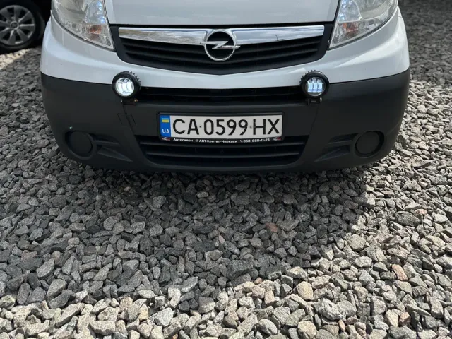 Opel Vivaro - фото 3