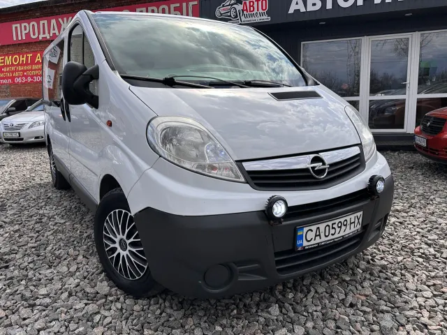Opel Vivaro - фото 1