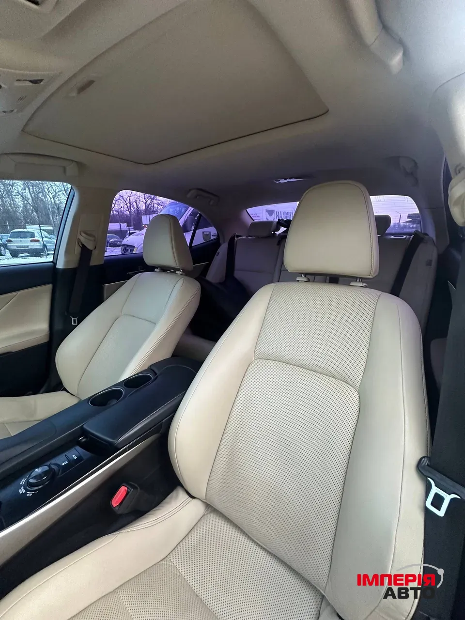 Lexus IS - фото 5