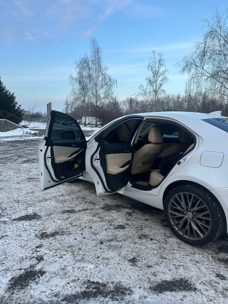 Lexus IS - фото 6