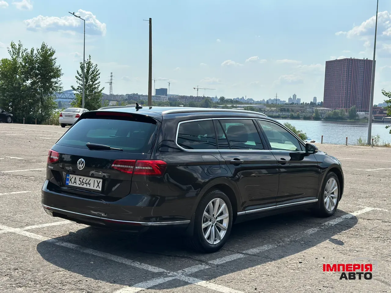 Volkswagen Passat - фото 4