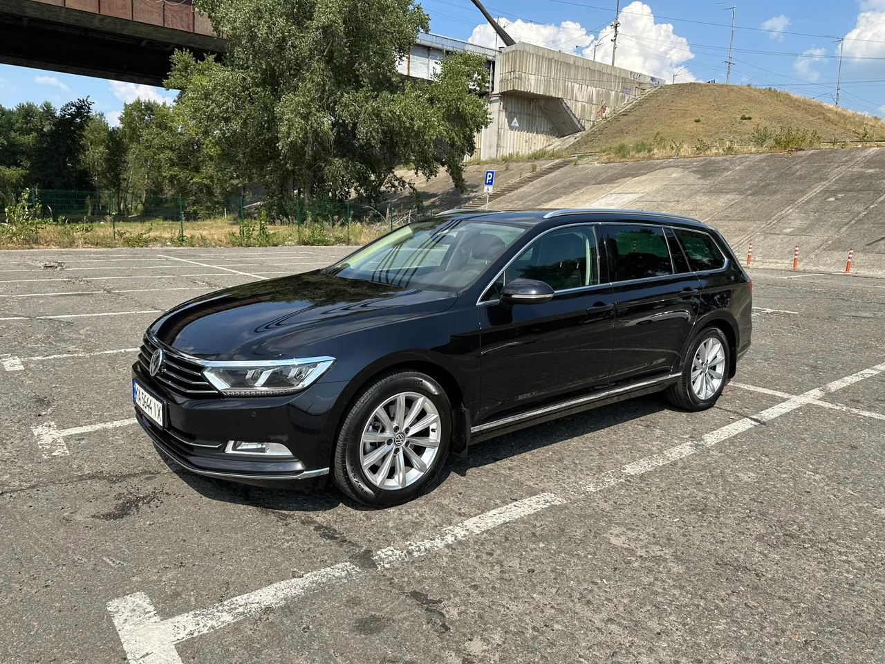 Volkswagen Passat - фото 2