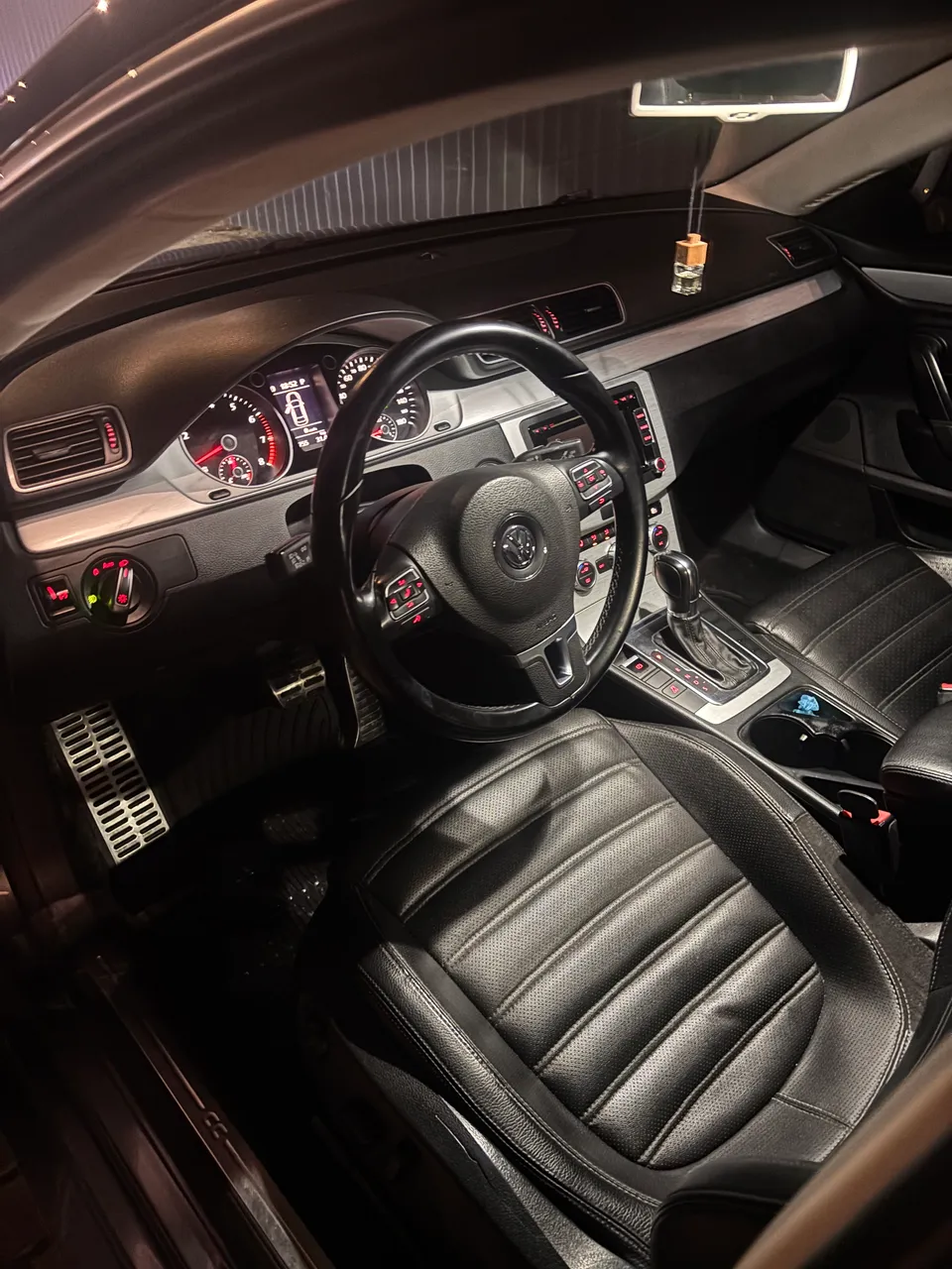 Volkswagen Passat CC - фото 13