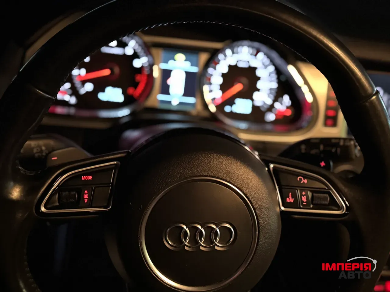 Audi Q7 - фото 19