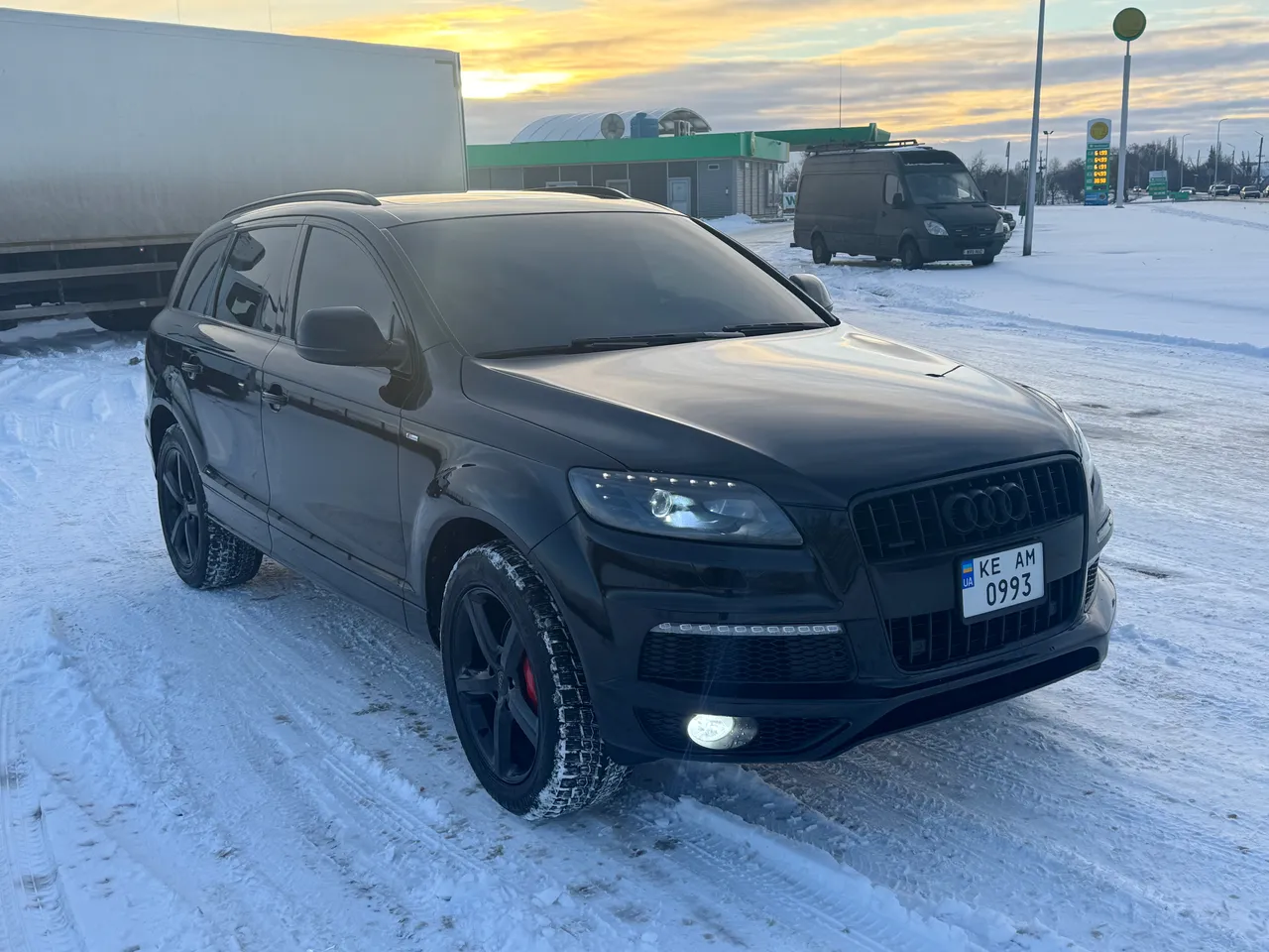 Audi Q7 - фото 39