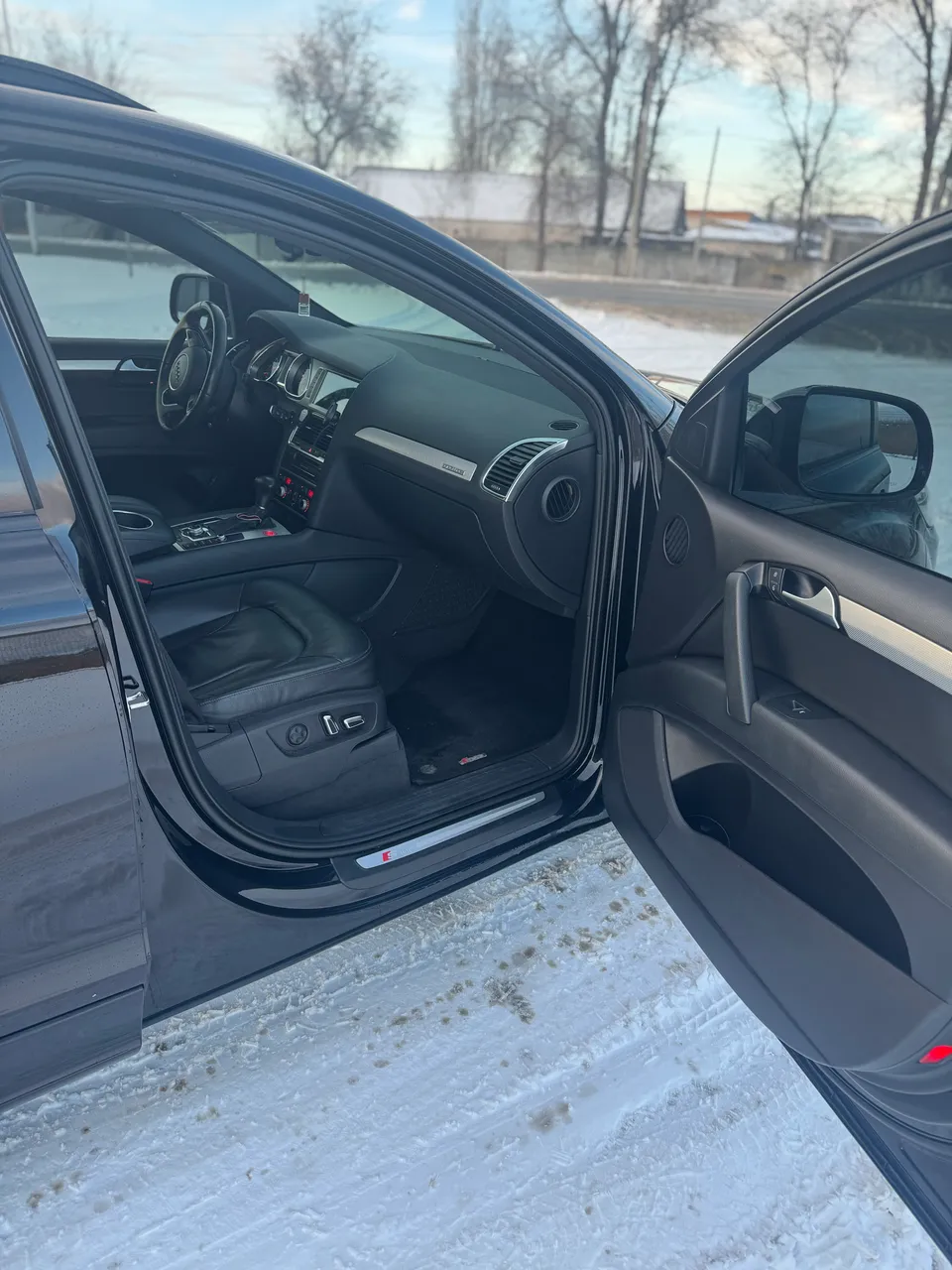 Audi Q7 - фото 32