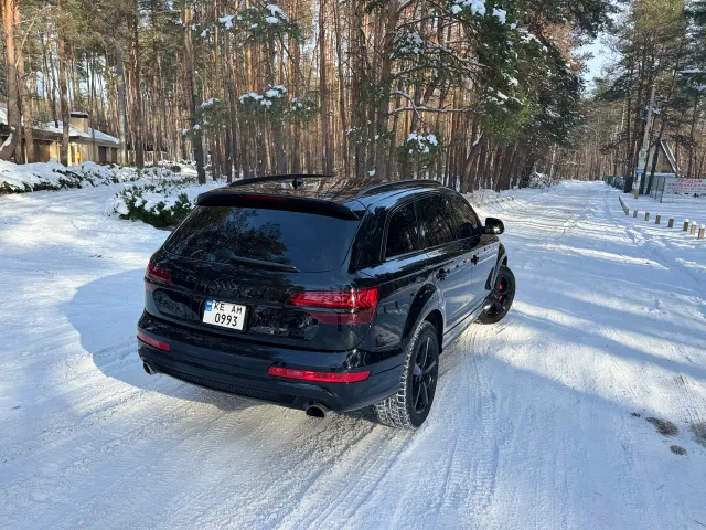 Audi Q7 - фото 3