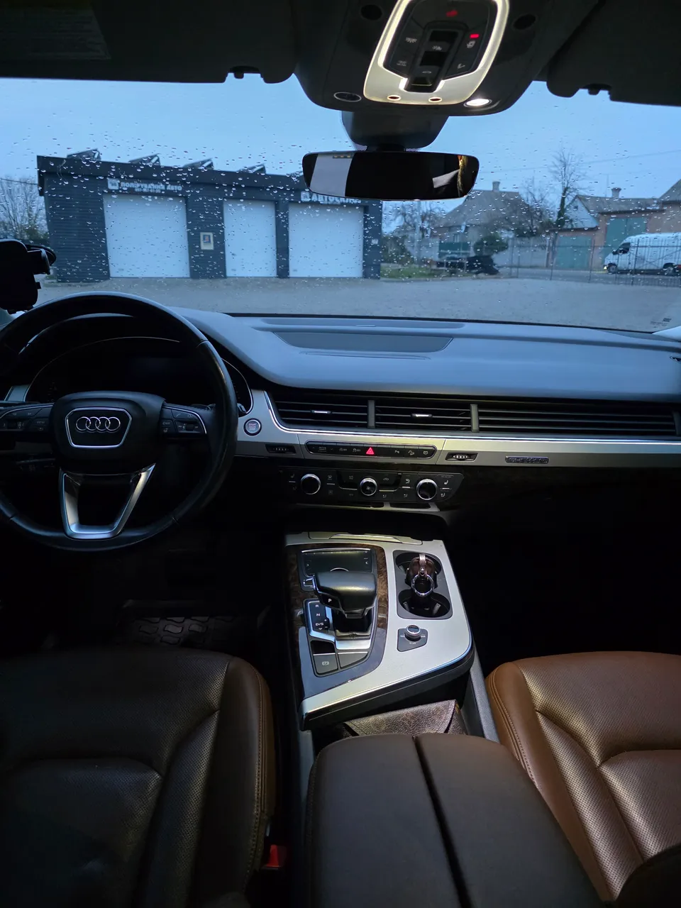 Audi Q7 - фото 26