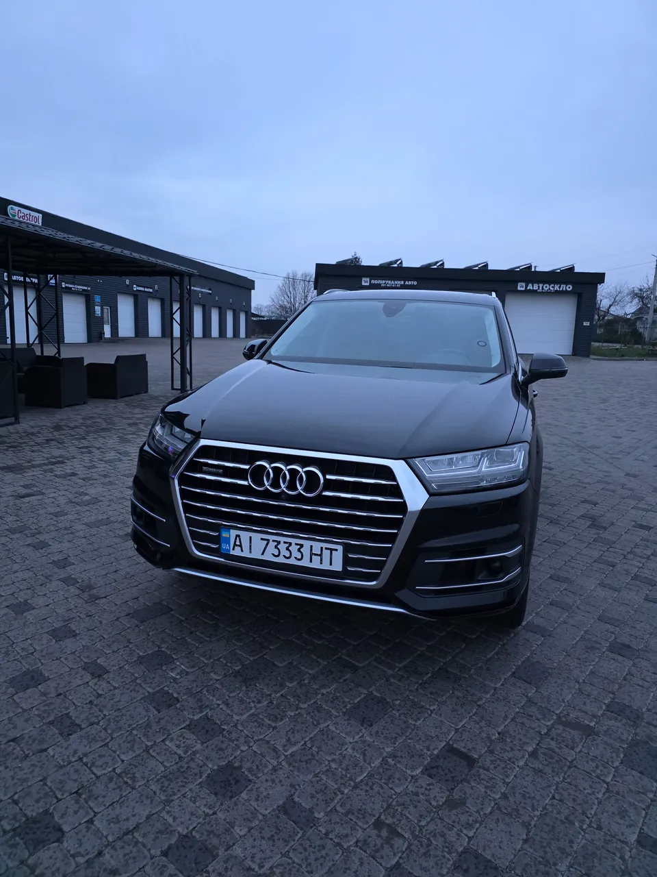 Audi Q7 - фото 12