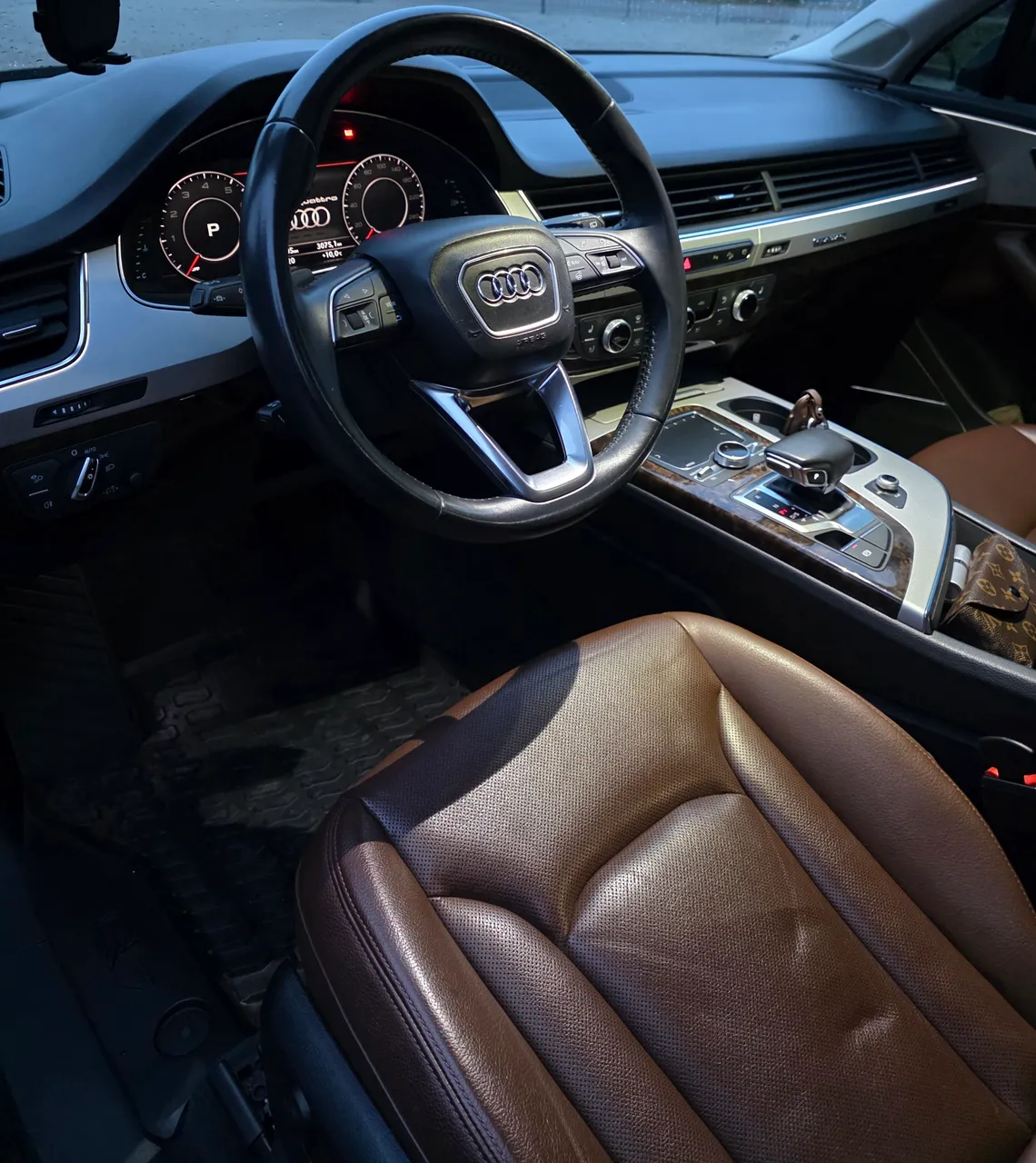 Audi Q7 - фото 31