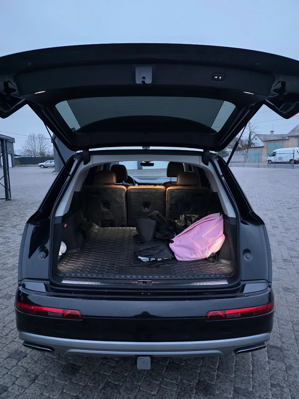 Audi Q7 - фото 21