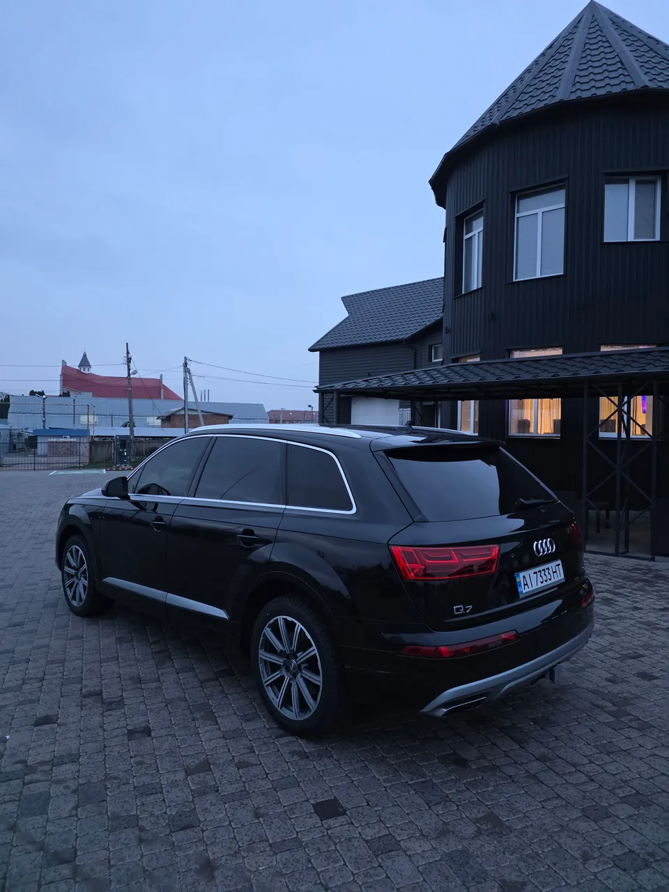 Audi Q7 - фото 10