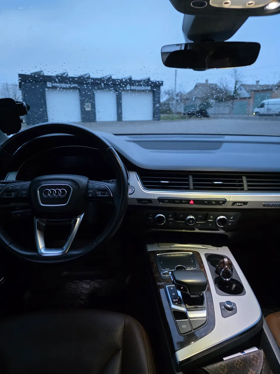 Audi Q7 - фото 27