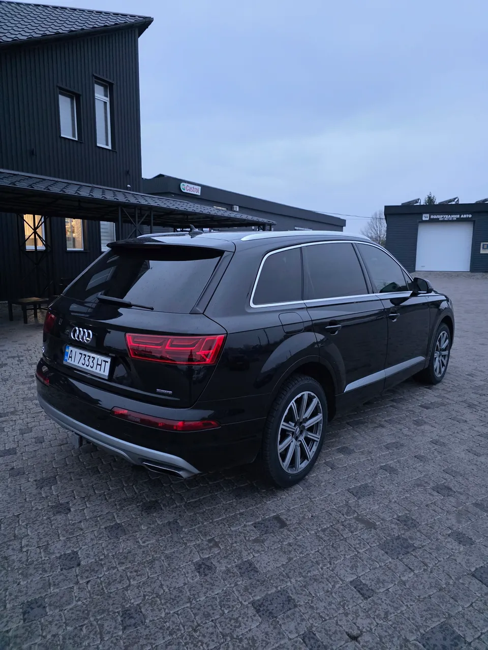 Audi Q7 - фото 16