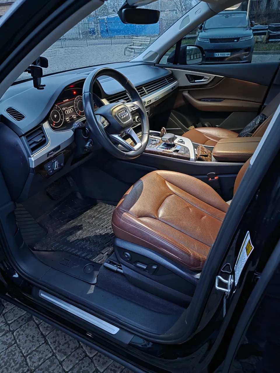 Audi Q7 - фото 30