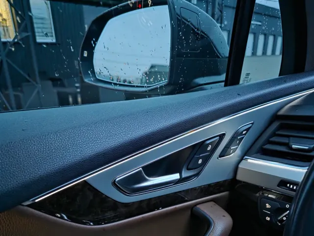 Audi Q7 - фото 2