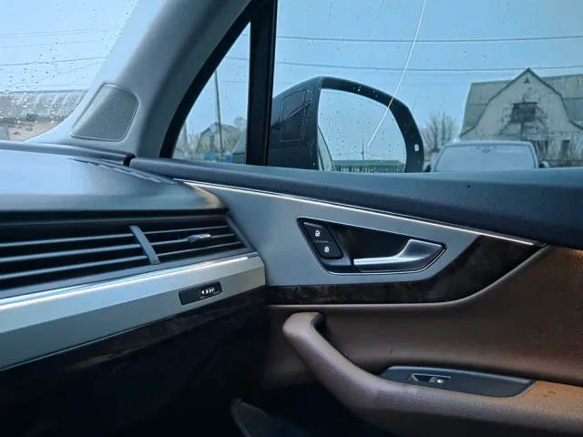 Audi Q7 - фото 3