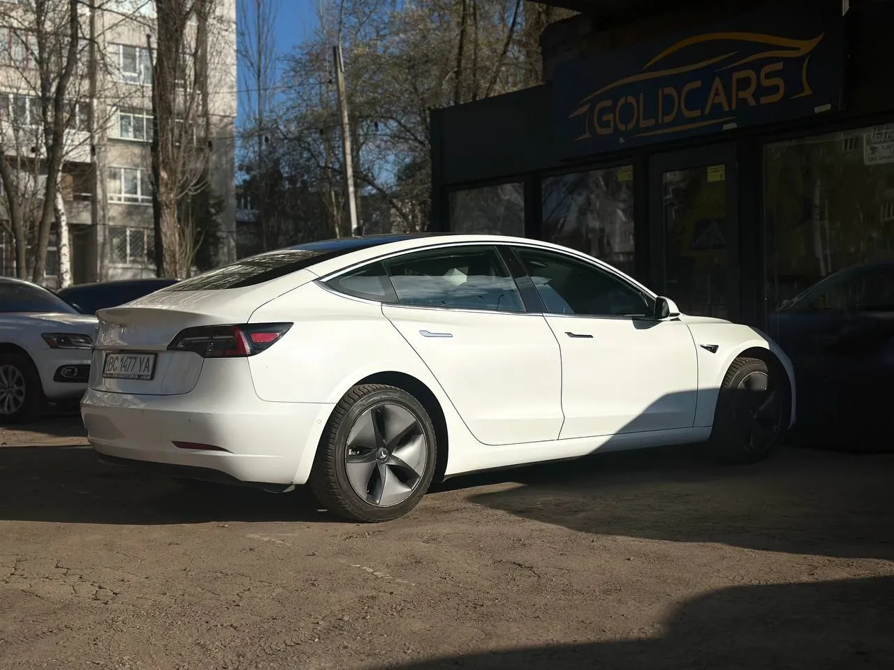 Tesla Model 3 - фото 8