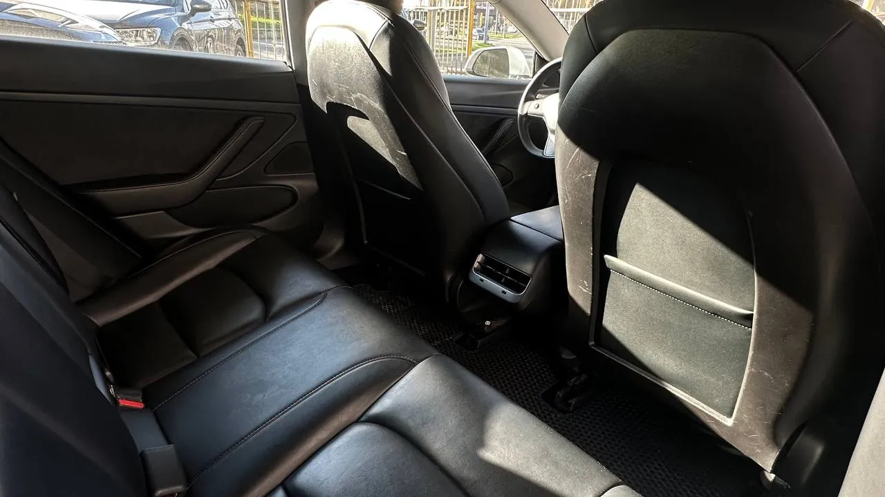 Tesla Model 3 - фото 5