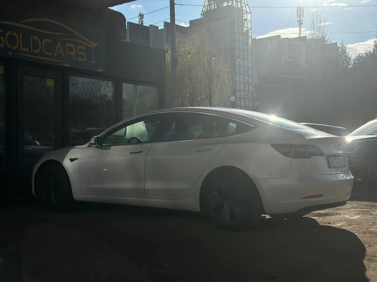 Tesla Model 3 - фото 9