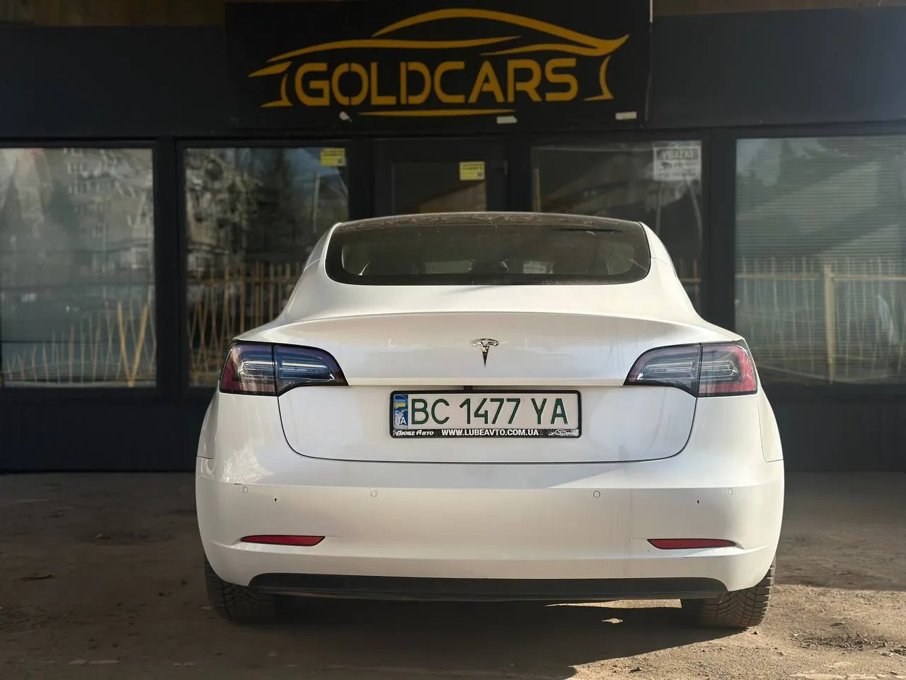 Tesla Model 3 - фото 7