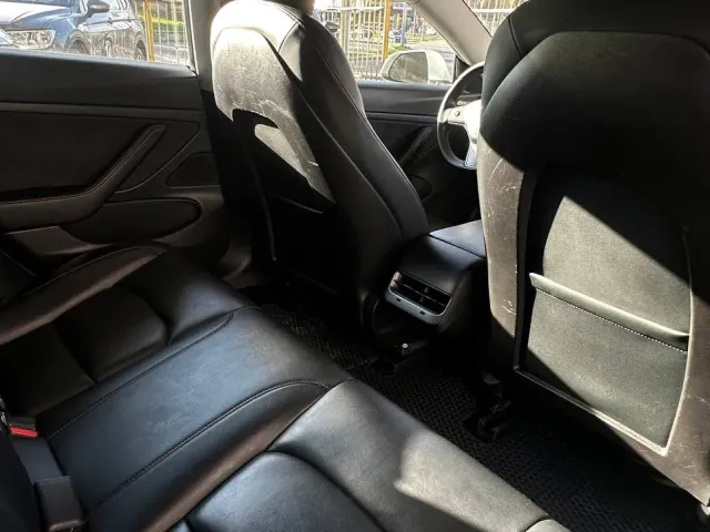 Tesla Model 3 - фото 5