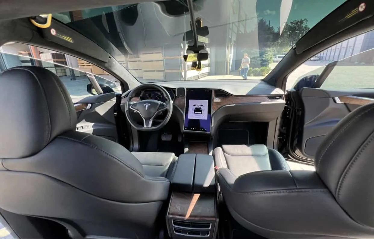 Tesla Model X - фото 4