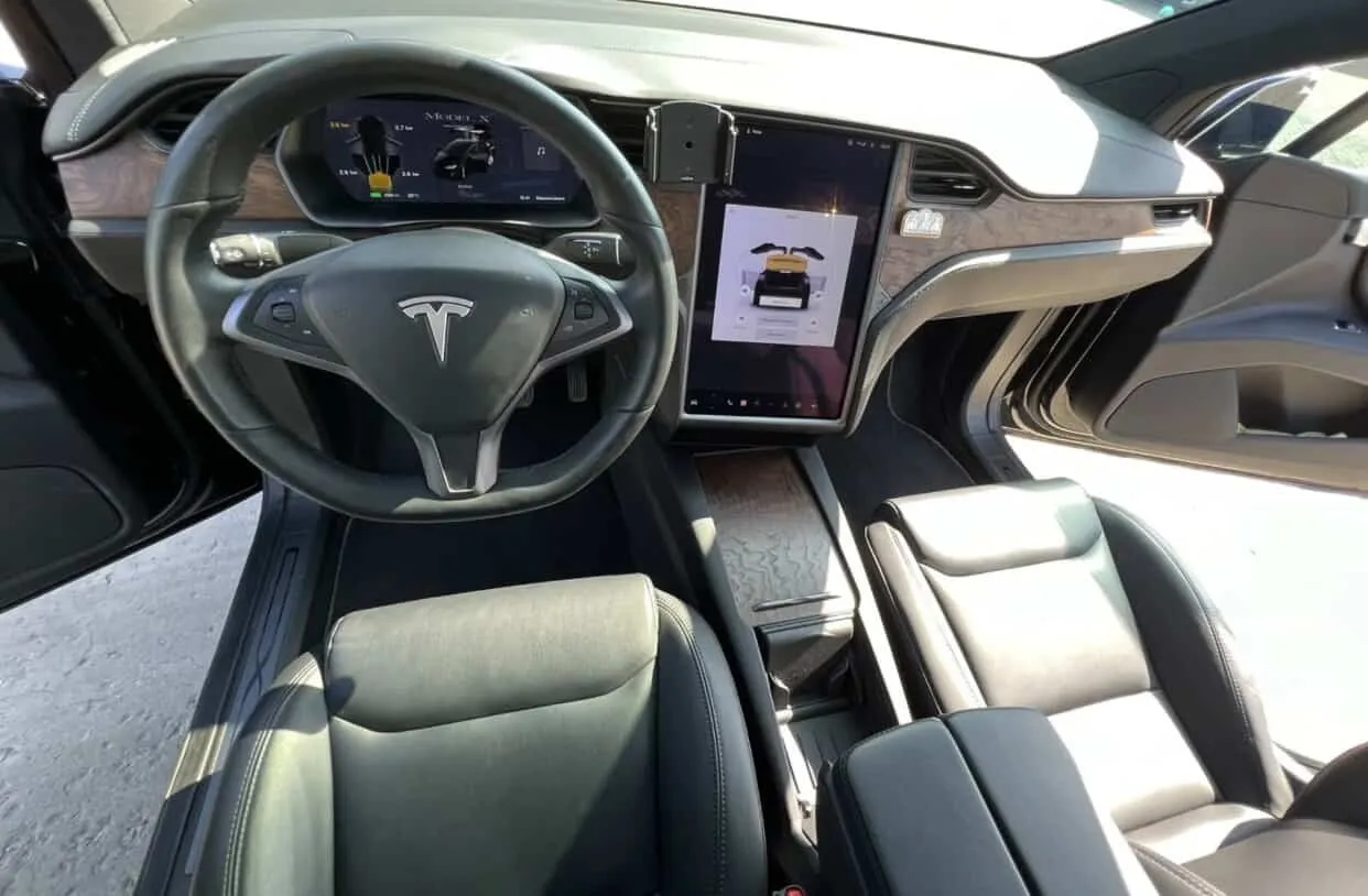 Tesla Model X - фото 5