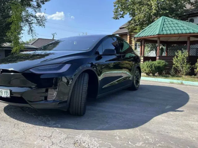 Tesla Model X - фото 1