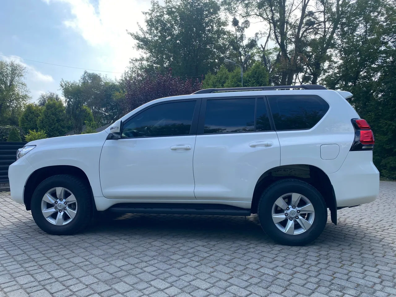 Toyota Land Cruiser Prado - фото 6