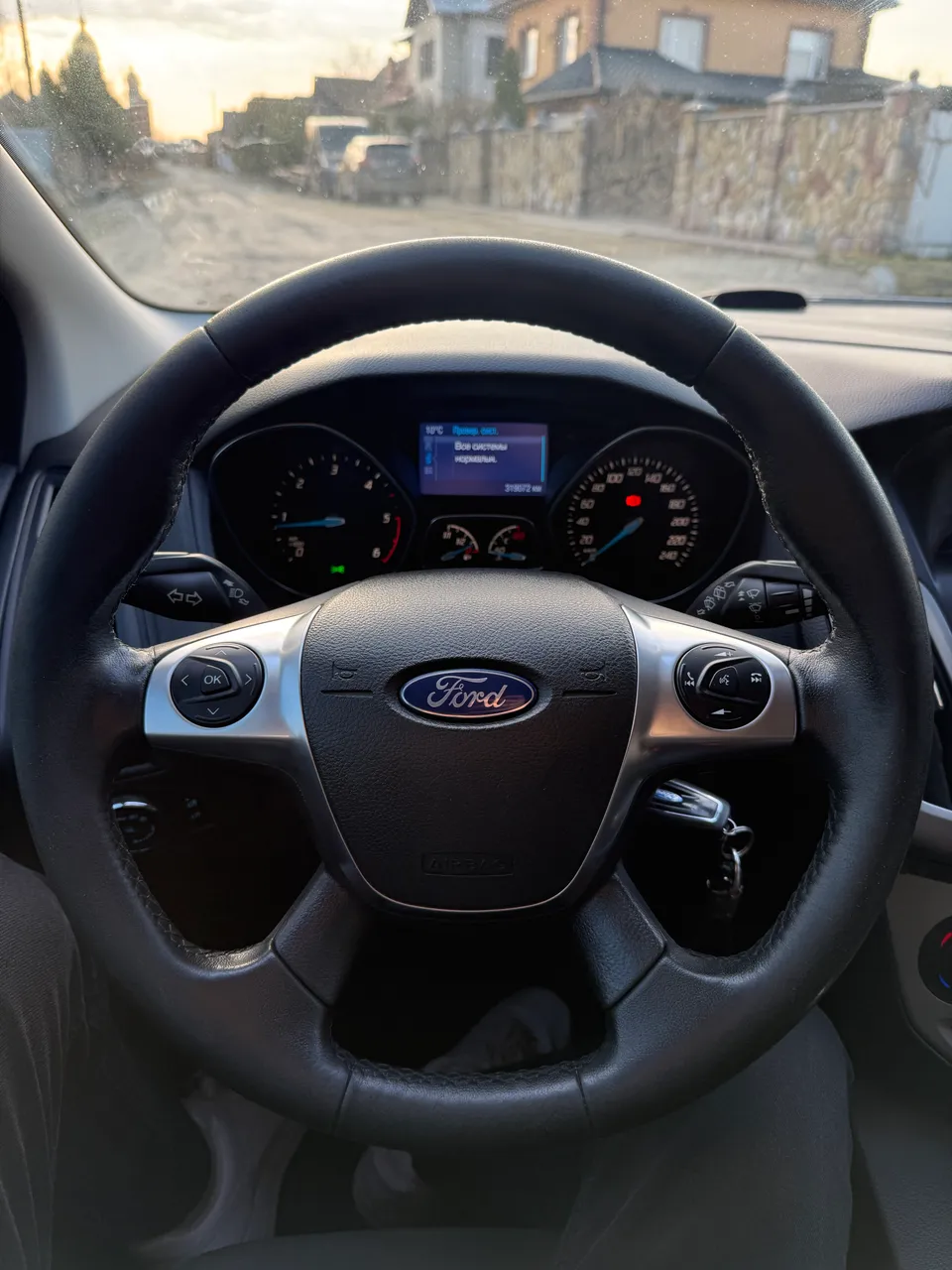 Ford Focus - фото 15