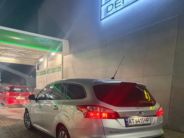Ford Focus - фото 1