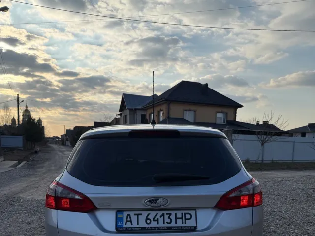 Ford Focus - фото 4