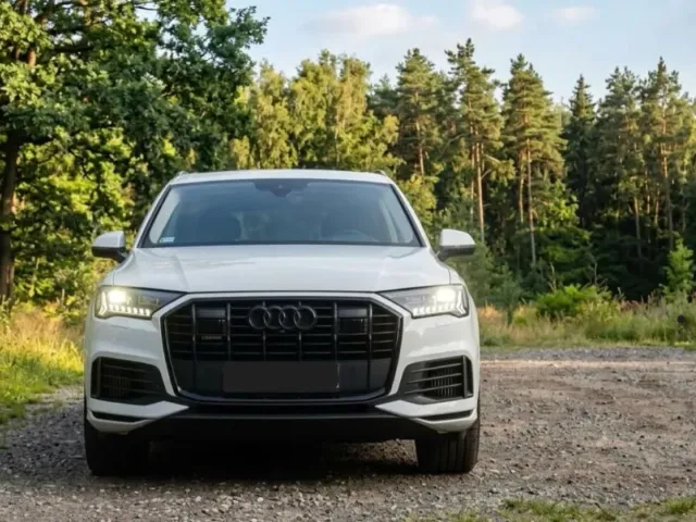 Audi Q7 - фото 2