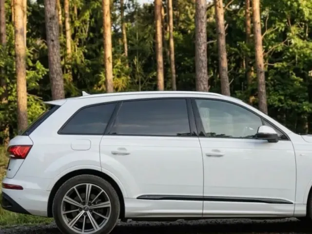 Audi Q7 - фото 3