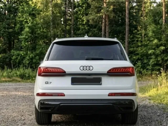 Audi Q7 - фото 4