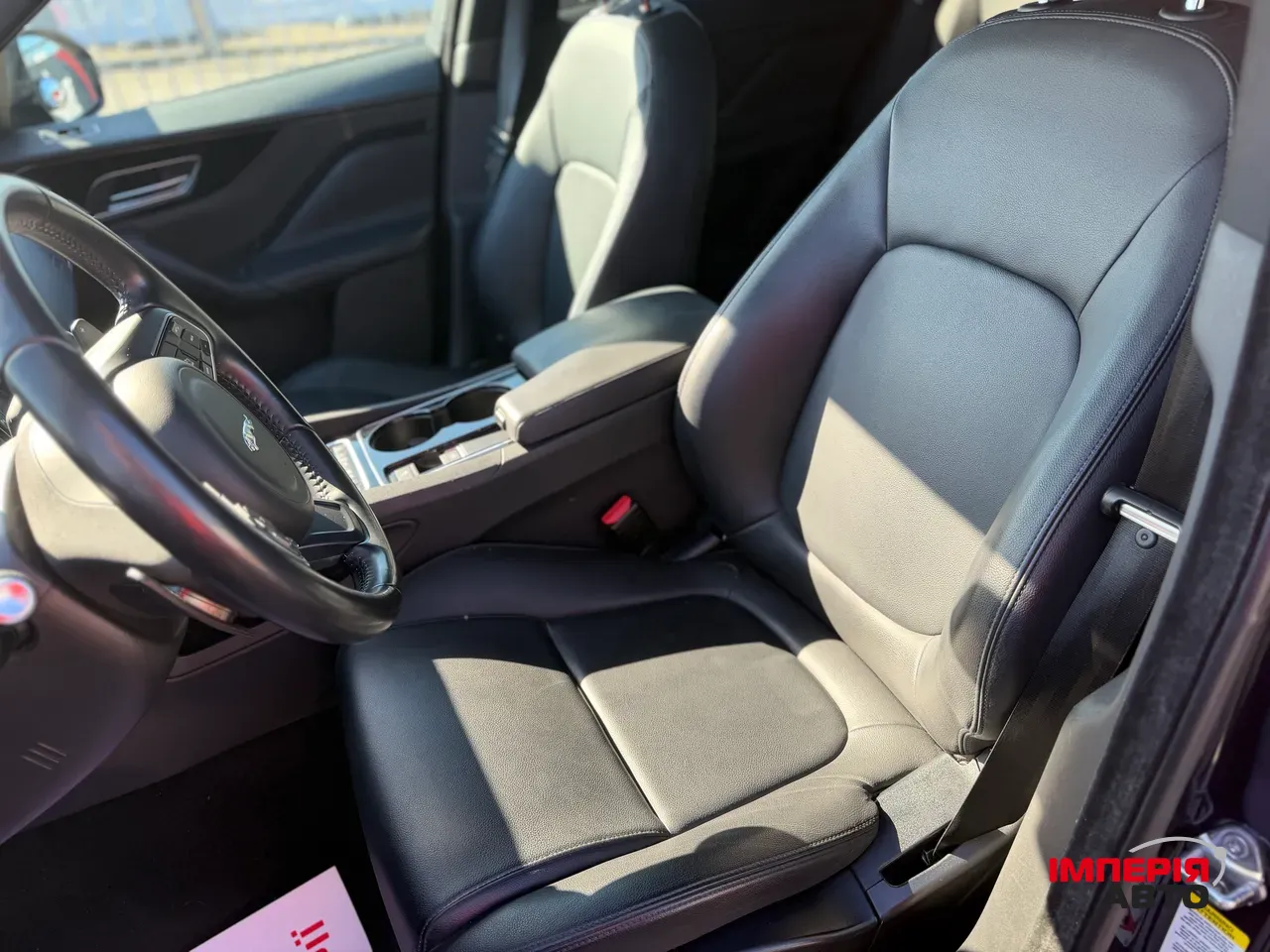 Jaguar F-Pace - фото 5