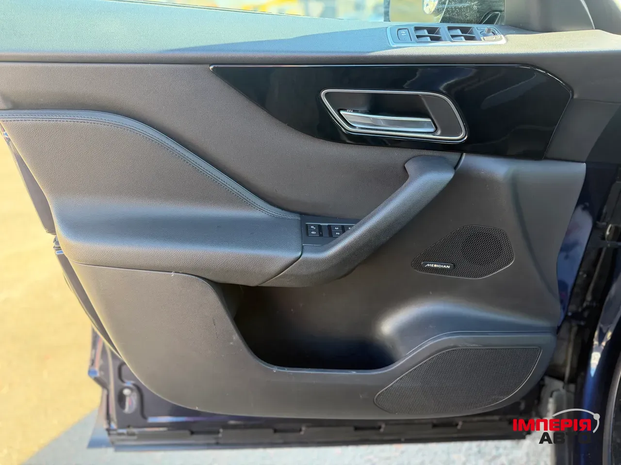 Jaguar F-Pace - фото 7