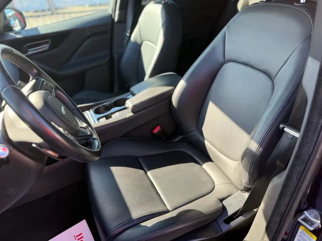 Jaguar F-Pace - фото 5