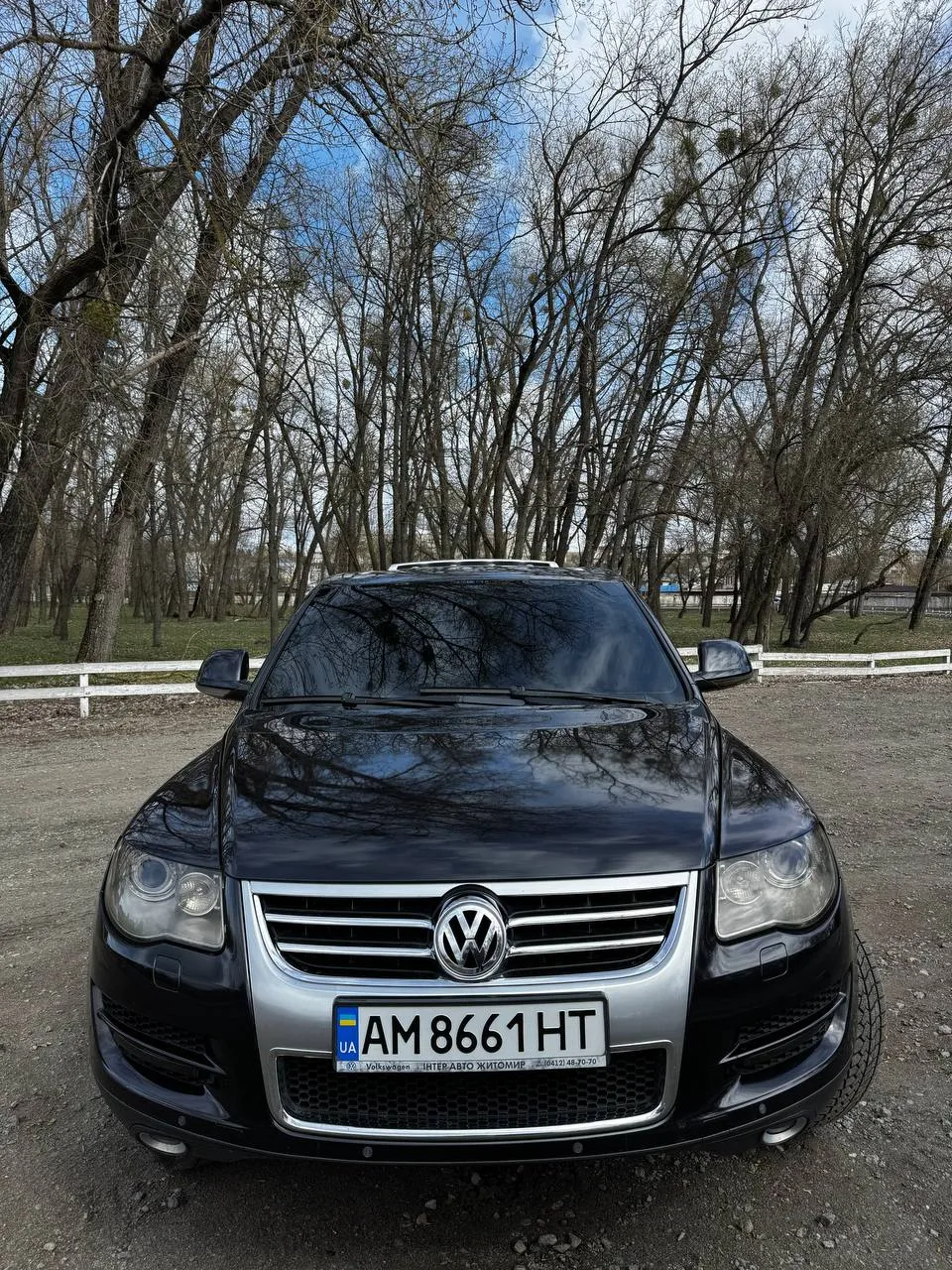 Volkswagen Touareg - фото 1
